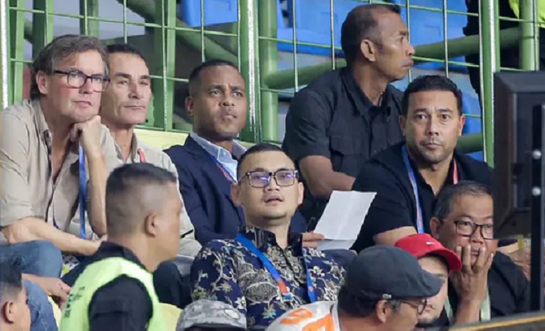 Trợ lý của Kluivert gây sốc với ý tưởng để Indonesia đá với sơ đồ… 9-0-1 - Ảnh 2