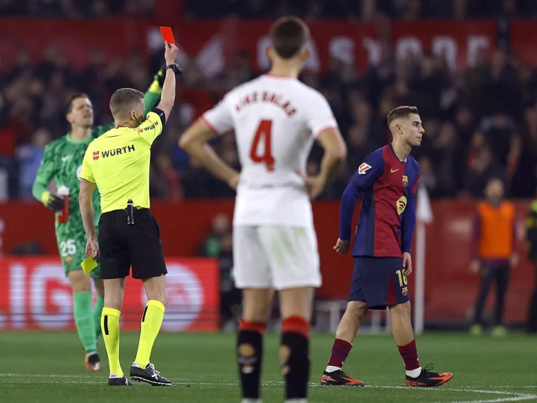 Barcelona đè bẹp Sevilla trong ngày Fermin Lopez nhận thẻ đỏ - Ảnh 2