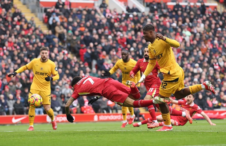 Liverpool đánh bại Wolves, vững vàng trên đỉnh Ngoại hạng Anh - Ảnh 1