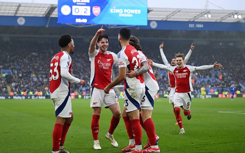 Khủng hoảng tiền đạo, Arsenal tính đưa cả hậu vệ, tiền vệ lên tuyến đầu - Ảnh 1