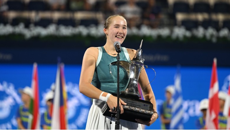 Tay vợt 17 tuổi Andreeva gây sốc khi vô địch Dubai Open, đi vào lịch sử WTA - Ảnh 2