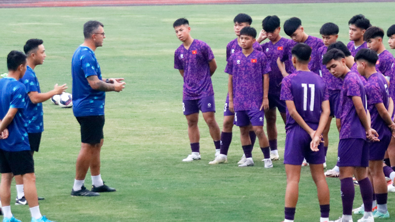 HLV Cristiano Roland cùng U17 Hà Nội toàn thua 3 trận giao hữu ở Malaysia - Ảnh 2