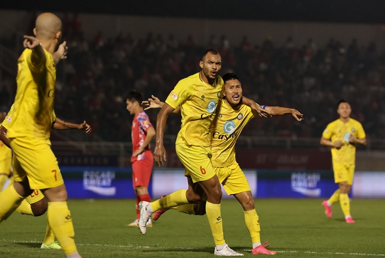 HLV Popov muốn học tiếng Việt, thẳng thắn thừa nhận Thanh Hóa khó vô địch V.League - Ảnh 2