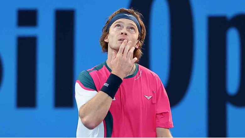 Medvedev vào vòng 2 Dubai Open 2025, Rublev thua sốc - Ảnh 1