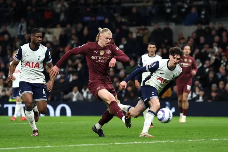 Haaland 'nổ súng' trong ngày tái xuất, Man City nhọc nhằn hạ Tottenham - Ảnh 1