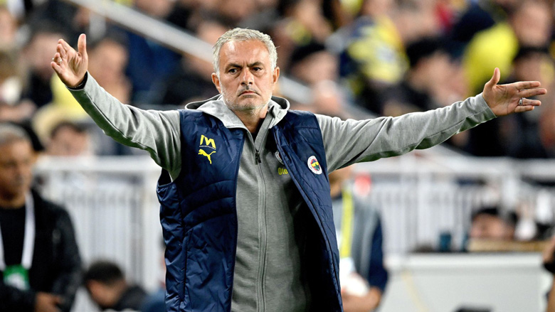 Mourinho chịu án phạt cực nặng vì xúc phạm trọng tài Thổ Nhĩ Kỳ - Ảnh 1