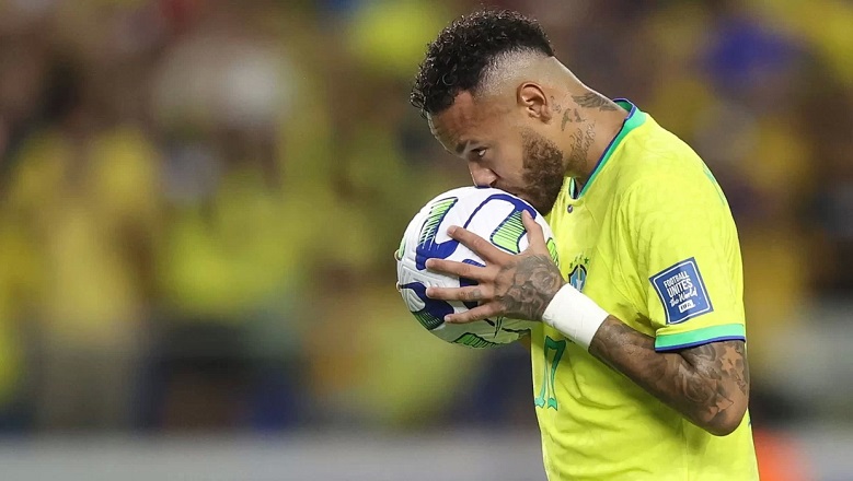 Neymar trở lại ĐT Brazil sau 1 năm rưỡi vắng bóng - Ảnh 1