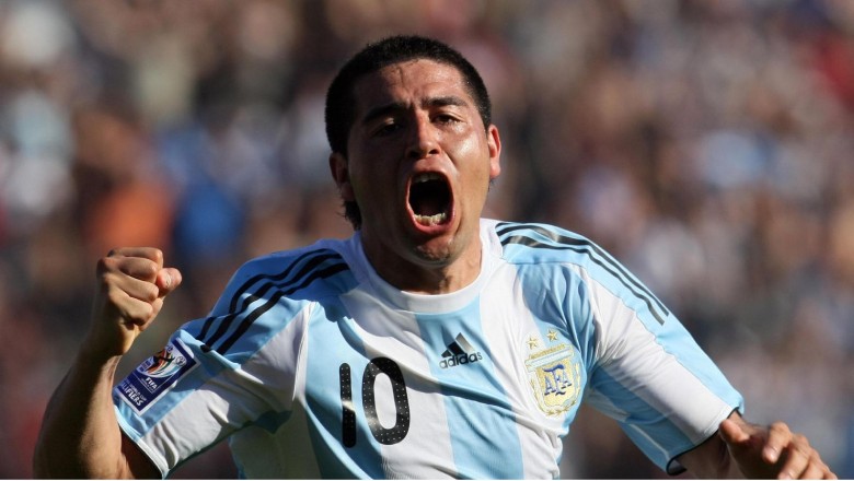 Juan Roman Riquelme và cái kết buồn của 'số 10 cổ điển' cuối cùng - Ảnh 1