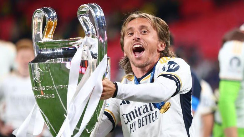 Top 10 tiền vệ sút xa giỏi nhất thế giới: Pirlo hay Nedved đỉnh hơn? - Ảnh 4