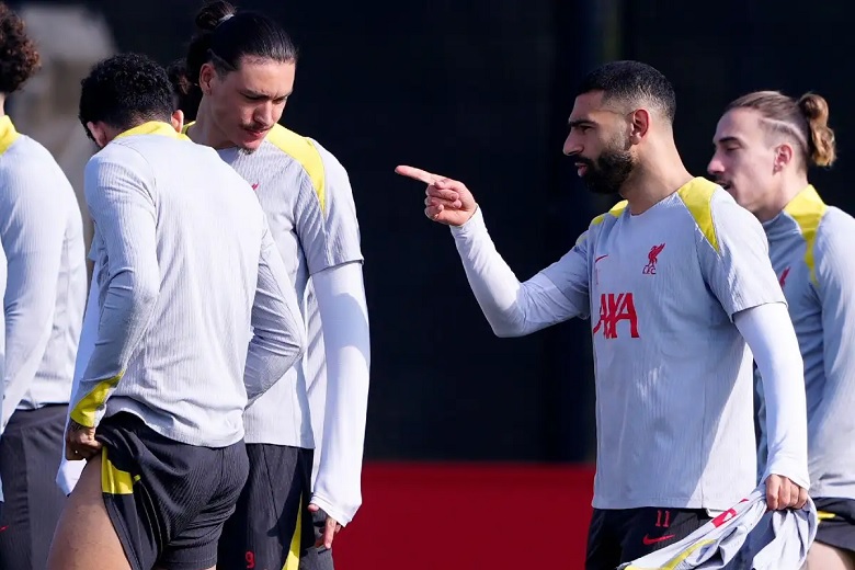 Biến căng tại Liverpool trước màn tái đấu PSG: Salah và Alexander-Arnold xô xát trên sân tập - Ảnh 2