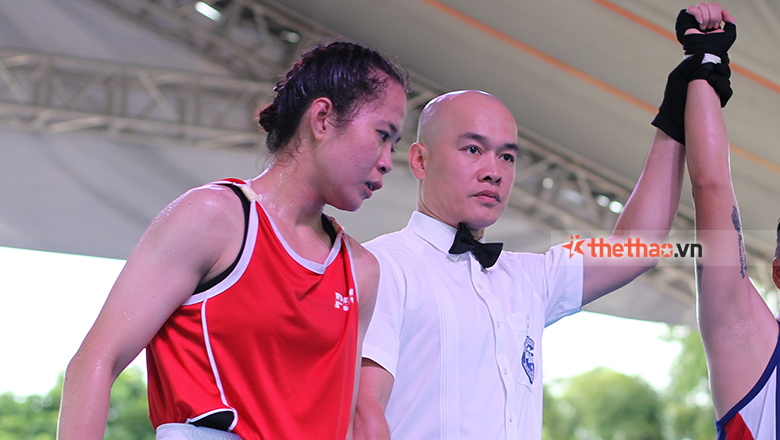 Nguyễn Huyền Trân thua đau võ sĩ 19 tuổi tại Giải vô địch Boxing nữ thế giới 2025 - Ảnh 1