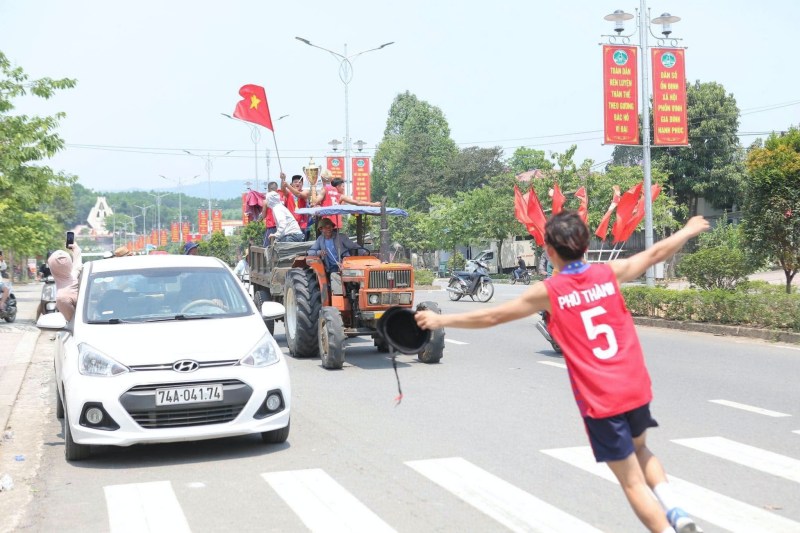 Thái Nguyên: 'Bóng chuyền hội làng rất tuyệt vời, ấn tượng nhất với Wanchai của Thái Lan' - Ảnh 2