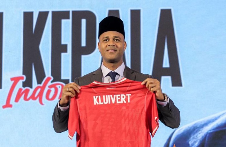 HLV Kluivert: ‘Tôi không thể chờ đợi thêm để bắt đầu công việc tại ĐT Indonesia’ - Ảnh 1