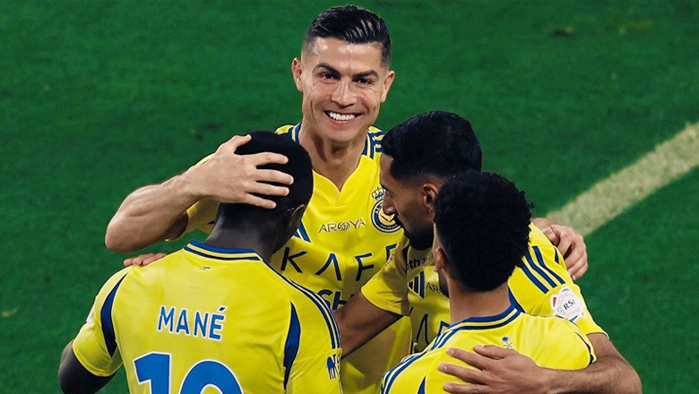 Ronaldo ghi bàn giúp Al Nassr thắng trong thế thiếu người tại giải VĐQG Saudi Arabia - Ảnh 1