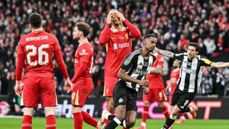 Liverpool bay 2 cúp trong 4 ngày: Vì đâu nên nỗi? - Ảnh 1