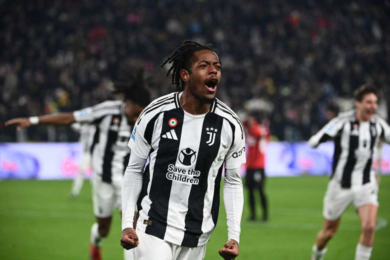 Tân HLV Juventus lái xe hơn 1.000km tới Turin để ký hợp đồng - Ảnh 2