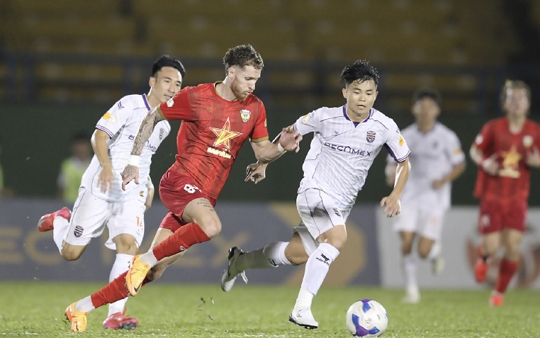 Hà Tĩnh thắng ngược Bình Dương, áp sát Top 3 V.League - Ảnh 1
