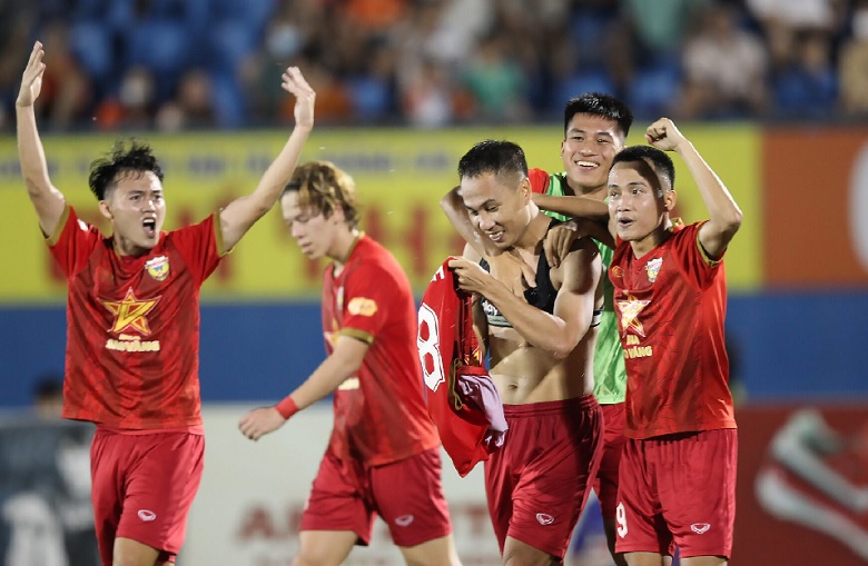 Hà Tĩnh thắng ngược Bình Dương, áp sát Top 3 V.League - Ảnh 2