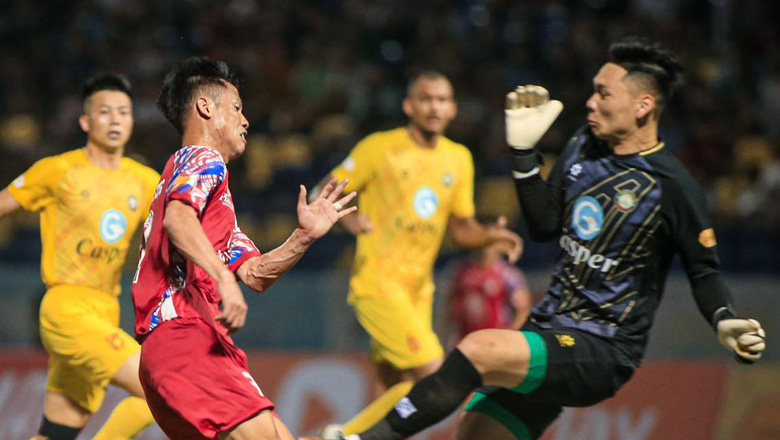 Bình Định và CLB TPHCM cùng thắng, cuộc đua trụ hạng lại thêm ‘ứng viên’ - Ảnh 2