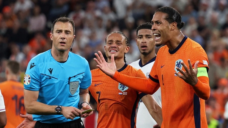 Trọng tài bắt chính trận Arsenal vs PSG từng bị treo còi vì dàn xếp tỷ số - Ảnh 1