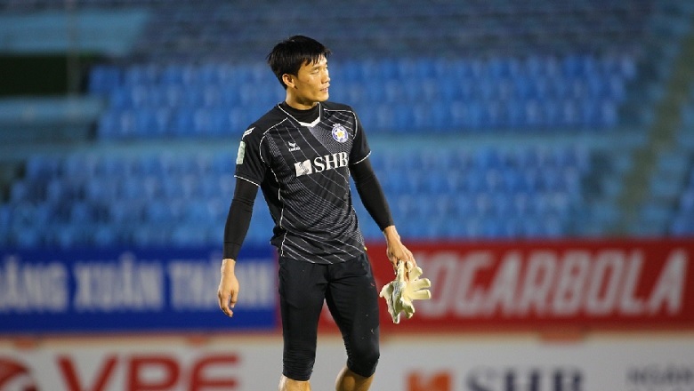 Thủ môn ghi bàn phút bù giờ, Đà Nẵng thắp lại hy vọng trụ hạng V.League - Ảnh 4