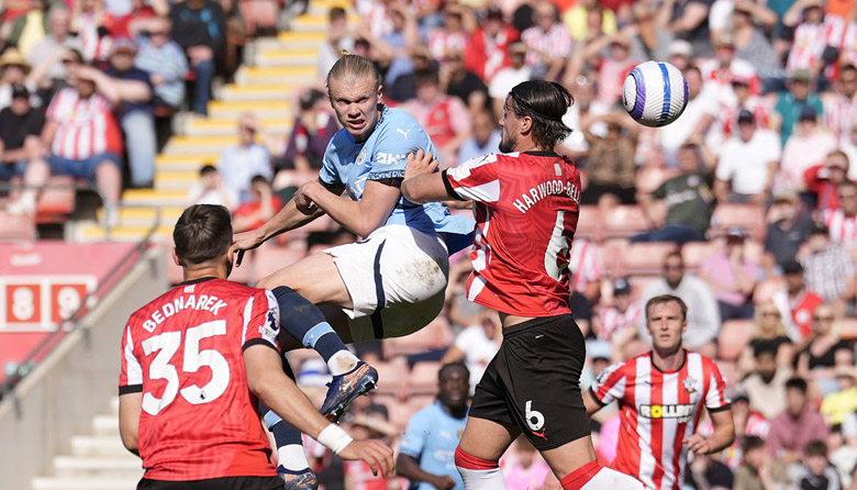 Southampton tránh kỷ lục CLB tệ hại nhất lịch sử Ngoại hạng Anh nhờ... Man City - Ảnh 1