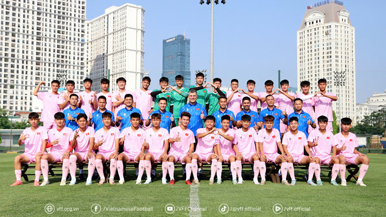 HLV Cristiano Roland nhấn mạnh 1 ưu điểm của U16 Việt Nam hiện tại so với lứa đàn anh - Ảnh 1