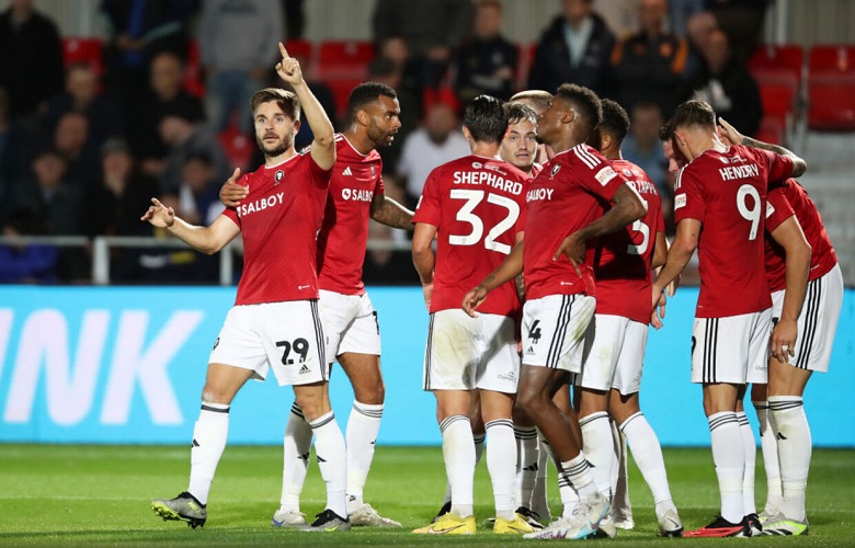 Vừa nắm quyền tại Salford City, Beckham và Neville đã thẳng tay trảm 17 cầu thủ - Ảnh 2