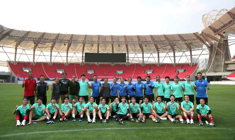 CLB nữ TP.HCM thị sát sân Wuhan Sports Center, quyết tâm gây sốc tại Trung Quốc - Ảnh 1