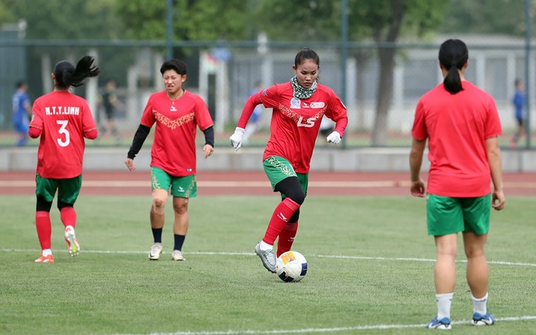 CLB nữ TP.HCM thị sát sân Wuhan Sports Center, quyết tâm gây sốc tại Trung Quốc - Ảnh 2