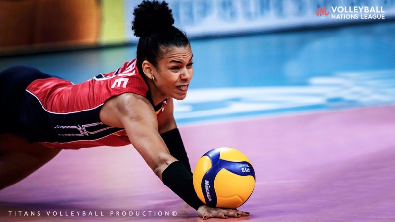 Nữ VĐV mang bầu vẫn quyết định tham dự giải bóng chuyền Volleyball Nations League 2025 - Ảnh 1