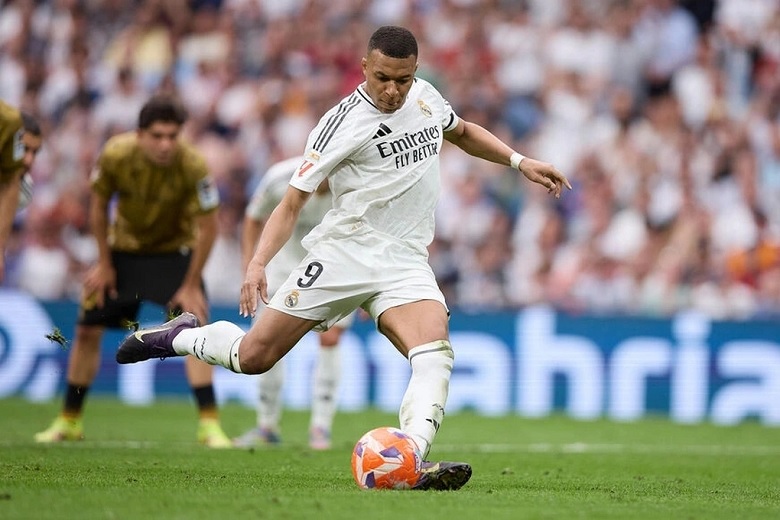 Mbappe lập kỳ tích: Đoạt trọn bộ 3 Chiếc giày Vàng World Cup, châu Âu và cúp C1 - Ảnh 2