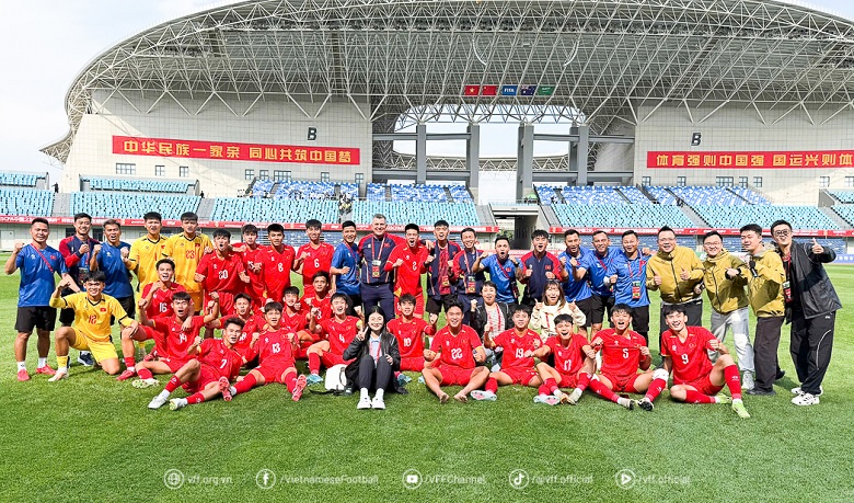 HLV Cristiano Roland: Tôi tự hào về các cầu thủ U16 Việt Nam - Ảnh 1