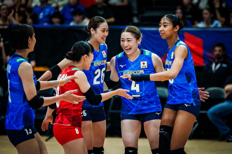 Bóng chuyền nữ Nhật Bản vùi dập Hà Lan trong ngày khai màn Volleyball Nations League 2025 - Ảnh 1