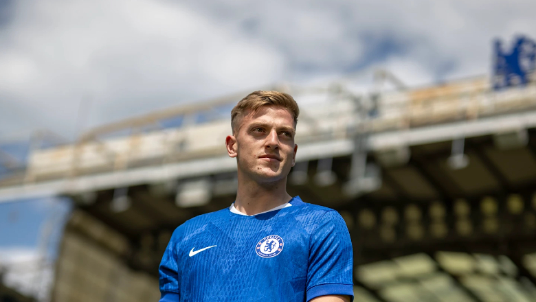 Sao trẻ từ chối MU chọn số áo bị 'nguyền rủa', bỏ trống 2 năm ở Chelsea - Ảnh 1