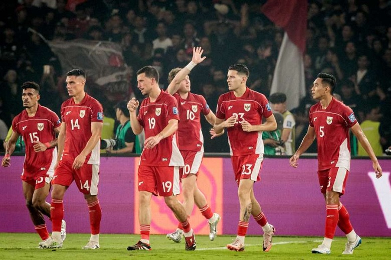 Indonesia bứt tốc ngoạn mục, sắp đuổi kịp Việt Nam trên bảng xếp hạng FIFA - Ảnh 1