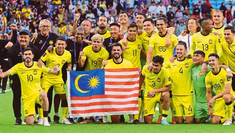 Malaysia phản pháo khi bị tố gian lận nhập tịch: Họ đang ghen tị với chúng tôi - Ảnh 2
