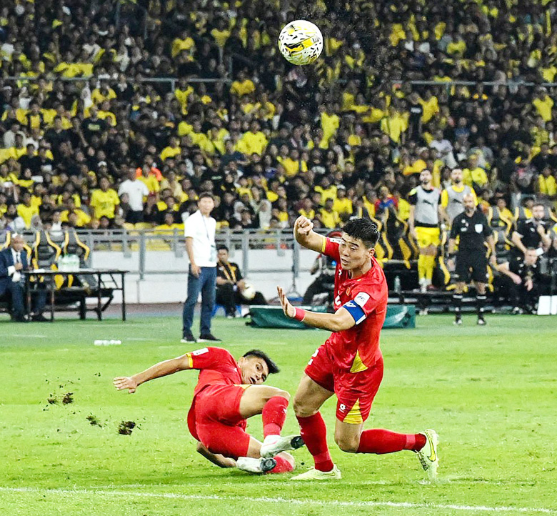 Thua đậm trên sân Malaysia, ĐT Việt Nam hẹp cửa vượt qua vòng loại Asian Cup 2027 - Ảnh 1