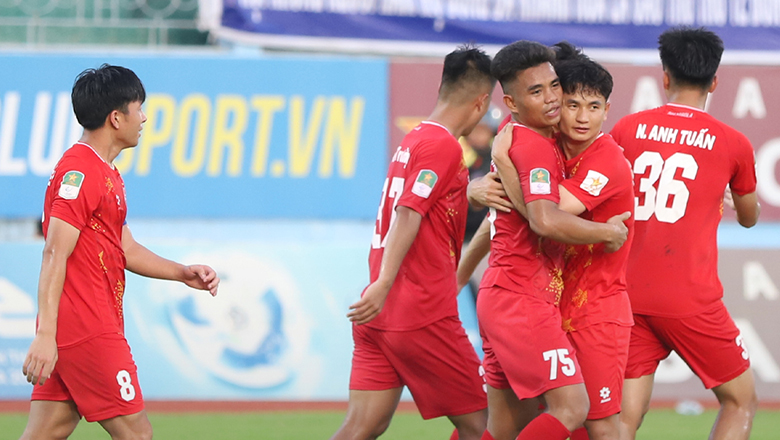 Ninh Bình thắng đậm Bình Phước, PVF CAND nuôi hy vọng tranh suất playoff - Ảnh 1