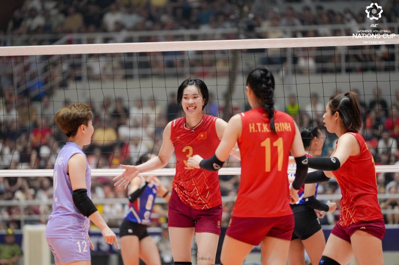Tuyển bóng chuyền nữ Việt Nam 'đè bẹp' Philippines, vô địch AVC Nations Cup 2025 - Ảnh 2