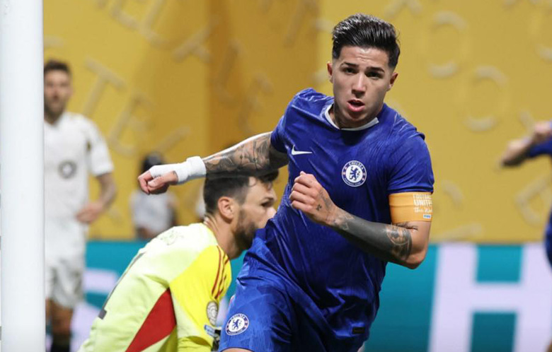 Sự cố hy hữu tại FIFA Club World Cup 2025: Giroud ra sân nhưng quên... mặc áo - Ảnh 1