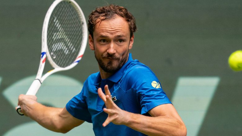Tsitsipas suýt thua sao trẻ hạng 56 thế giới ở trận ra quân Halle Open - Ảnh 2