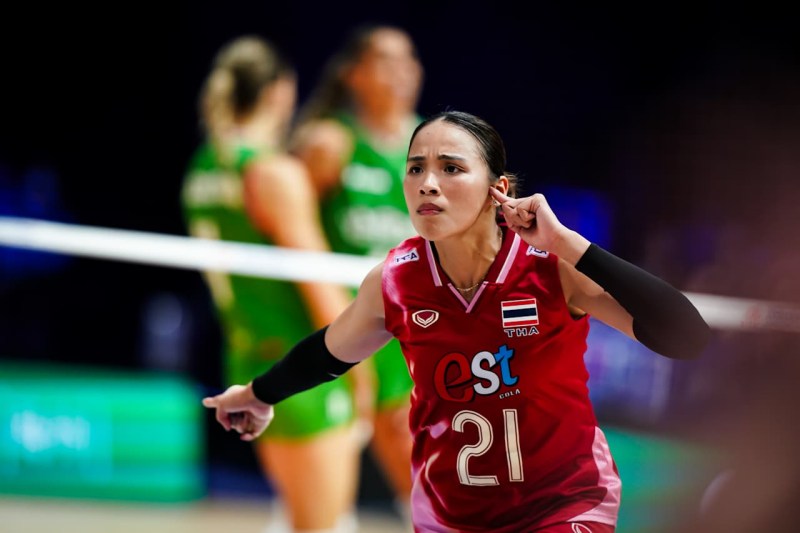 Tuyển bóng chuyền nữ Thái Lan thua đau dù được thiên vị ở Volleyball Nations League 2025 - Ảnh 1