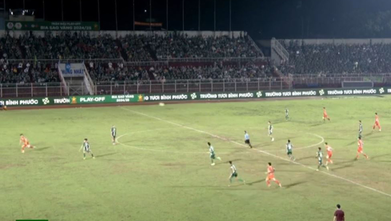 VAR vào cuộc, Đà Nẵng có bàn thắng trước Bình Phước ở trận playoff - Ảnh 1