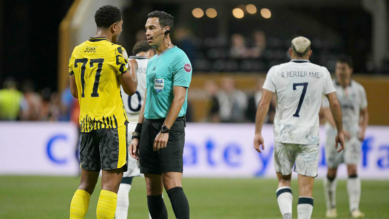 Em trai Bellingham lỡ cơ hội đối mặt anh trai tại tứ kết FIFA Club World Cup 2025 vì thẻ phạt - Ảnh 1