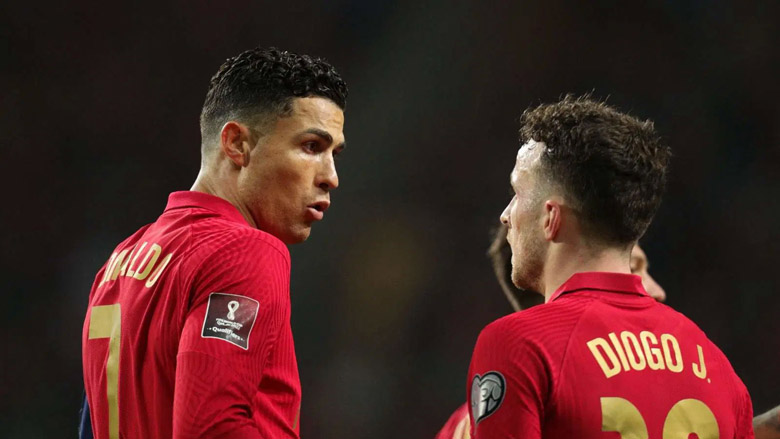 Chị gái lên tiếng bênh vực Ronaldo sau tranh cãi không dự đám tang Diogo Jota - Ảnh 1
