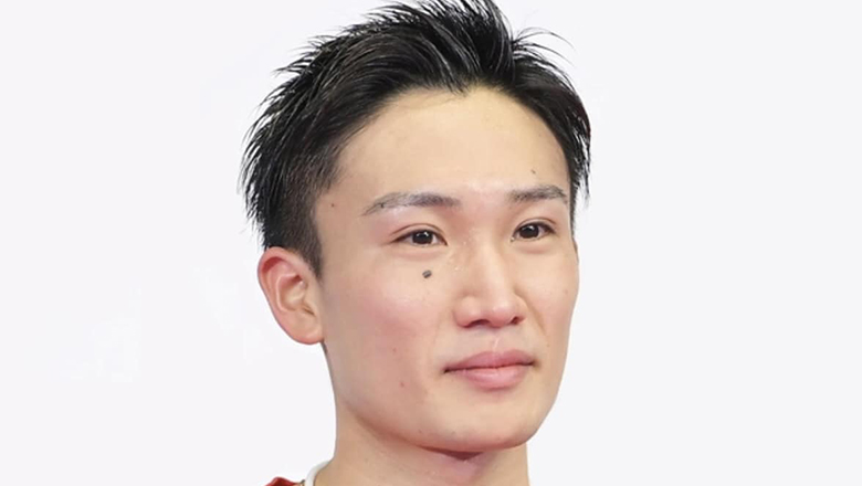 Momota phẫu thuật, điều trị dứt điểm chấn thương sau 1 năm nghỉ thi đấu quốc tế - Ảnh 1