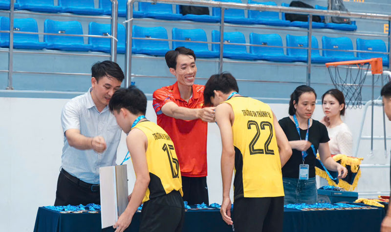 Căn Kim: 'Chia tay thể thao chuyên nghiệp vì chấn thương bất ngờ, hy vọng phát triển bóng chuyền sinh viên' - Ảnh 2