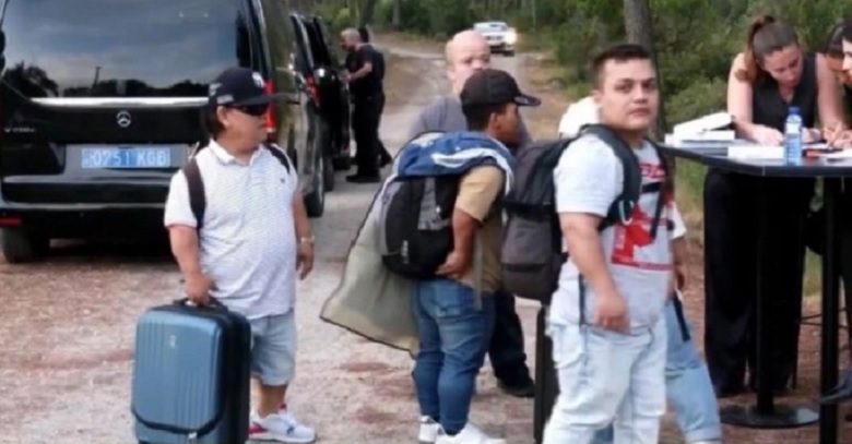 Yamal bị điều tra vì thuê người lùn đến ‘mua vui’ trong tiệc sinh nhật mang phong cách mafia - Ảnh 2
