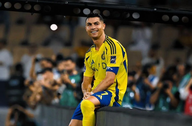 Không danh hiệu tập thể, Ronaldo vẫn một tay ‘càn quét’ lễ trao giải Saudi Pro League - Ảnh 2